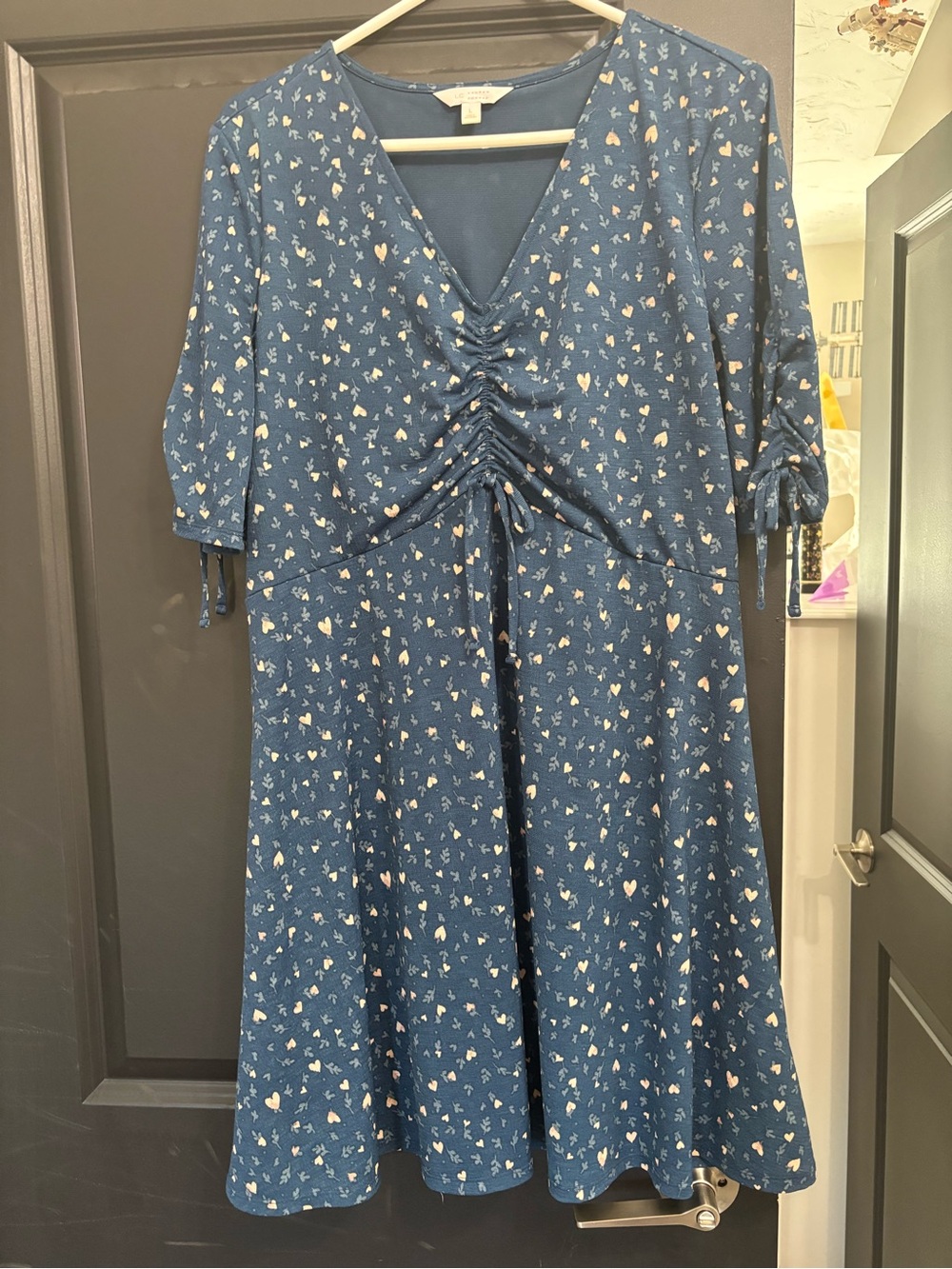 Lauren Conrad heart / Floral Ruched Front Midi Dress